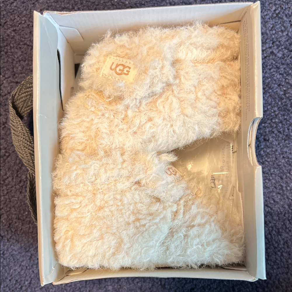 UGG infant Bixbee slippers